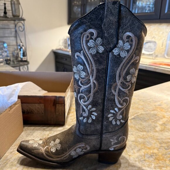 Circle G Black Multi Color Floral Embroidered Boots NWT Size 7 - Picture 5 of 10